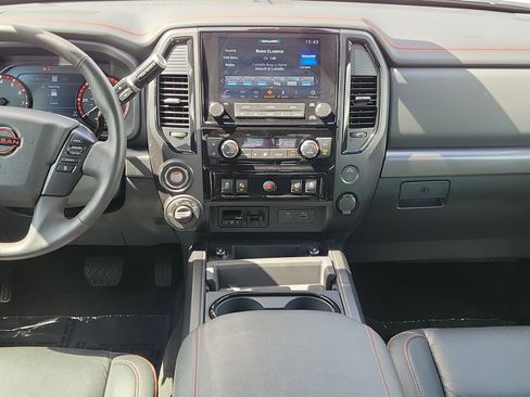 Used 2024 Nissan Titan PRO-4X w/ Pro-4x Convenience Package AWD/4WD image 15