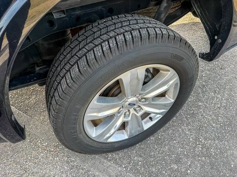 Used 2019 Ford F150 Platinum w/ Equipment Group 701A Luxury image 9