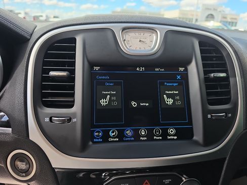 Used 2023 Chrysler 300 Touring L AWD/4WD image 15