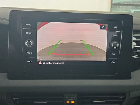 Used 2025 Volkswagen Jetta SE image 20