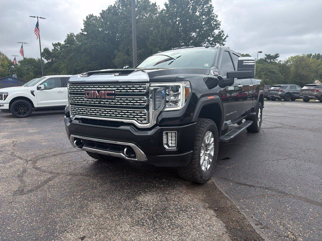 Used 2023 GMC Sierra 3500 Denali w/ Denali Ultimate Package AWD/4WD image 2