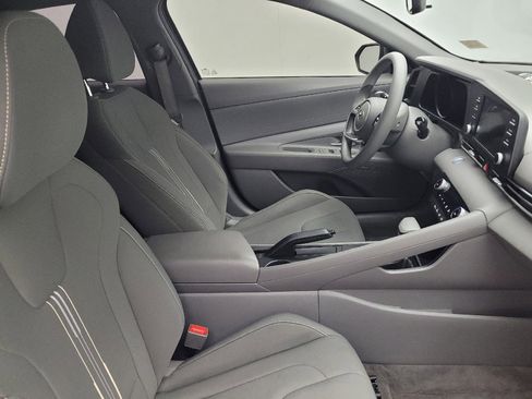 Used 2023 Hyundai Elantra SEL w/ Preferred Accessory Package image 21