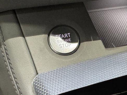 Used 2025 Audi Q5 Prestige w/ Prestige Package image 35