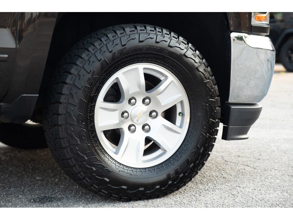 Used 2019 Chevrolet Silverado 1500 LT AWD/4WD image 10