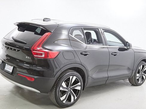 Used 2023 Volvo XC40 B5 Plus w/ Driver Assist Package image 9