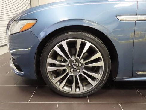 Used 2020 Lincoln Continental w/ Premium Package image 15