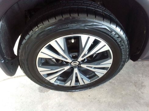Used 2021 Nissan Rogue SV w/ Premium Package FWD image 29