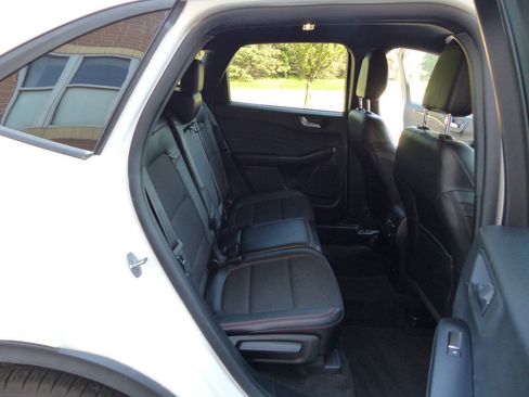 Used 2025 Ford Escape ST-Line w/ Tech Pack #1 AWD/4WD image 41