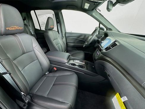 Used 2025 Honda Ridgeline TrailSport image 41