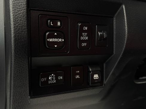 Used 2017 Toyota Tundra SR5 w/ SR5 Upgrade Package image 14