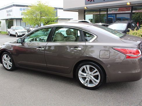 Used 2015 Nissan Altima 3.5 SL FWD image 3