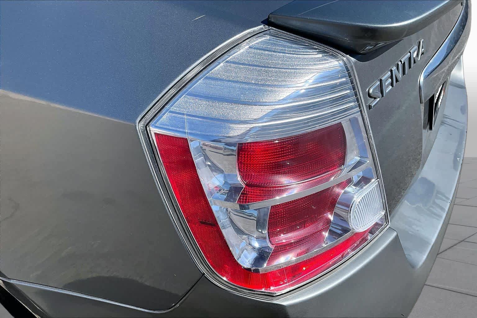 Used 2012 Nissan Sentra 2.0 SL FWD image 28