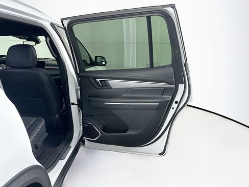 Used 2025 Buick Enclave Preferred image 32