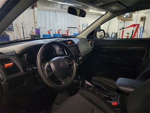 Used 2020 Mitsubishi Outlander Sport ES image 7