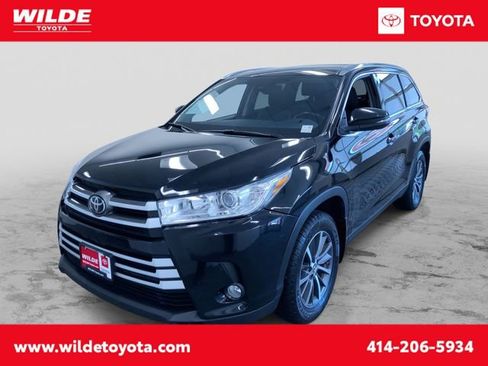 Used 2019 Toyota Highlander XLE AWD/4WD image 1