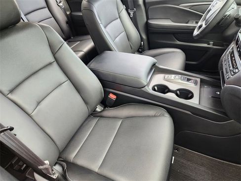 Certified 2025 Honda Ridgeline RTL image 14