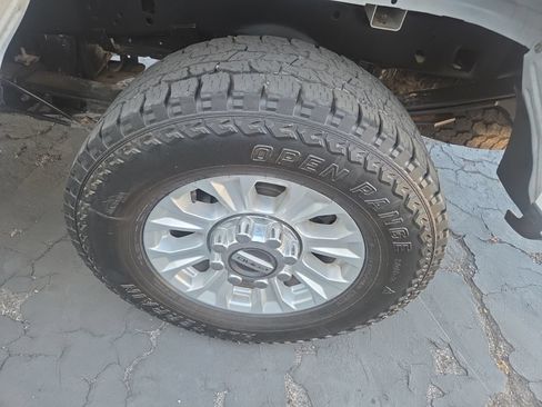 Certified 2022 Ford F250 XLT AWD/4WD image 14