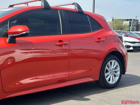 Certified 2025 Toyota Corolla SE FWD image 9
