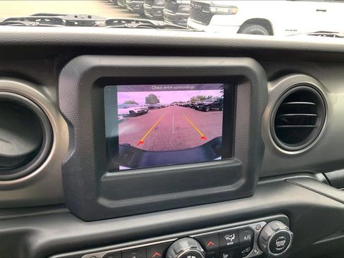 Used 2023 Jeep Gladiator Sport AWD/4WD image 26