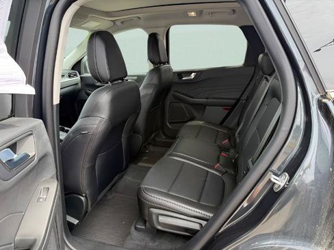 Certified 2022 Ford Escape Titanium w/ Class II Trailer Tow Package AWD/4WD image 5