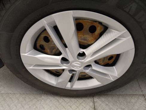 Used 2021 Nissan Kicks S FWD image 31