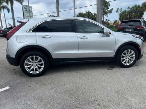 Used 2022 Cadillac XT4 Luxury w/ Driver Awareness Package FWD image 8