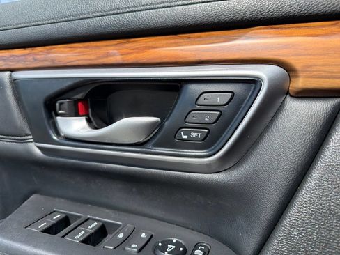 Used 2022 Honda CR-V Touring image 18