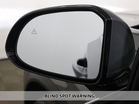 Used 2023 Hyundai Santa Fe SEL w/ Premium Package image 9