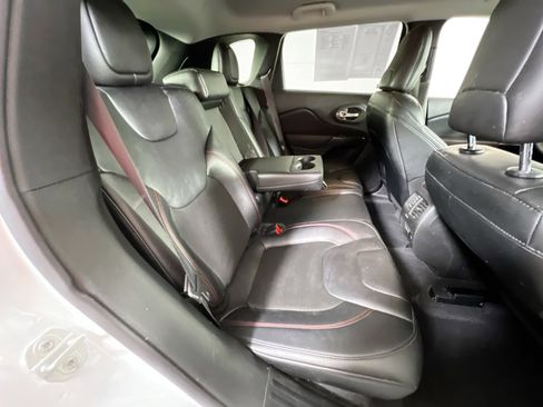 Used 2022 Jeep Cherokee Trailhawk w/ Trailer Tow Group image 25