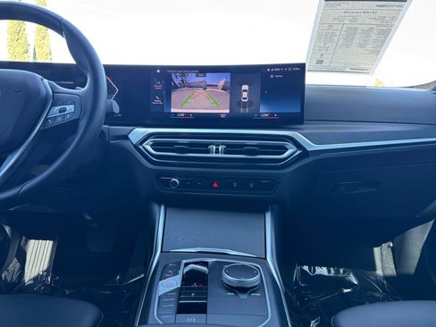Used 2024 BMW 330i Sedan w/ Convenience Package RWD image 15