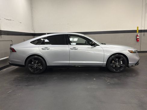 Used 2025 Honda Accord Sport image 3
