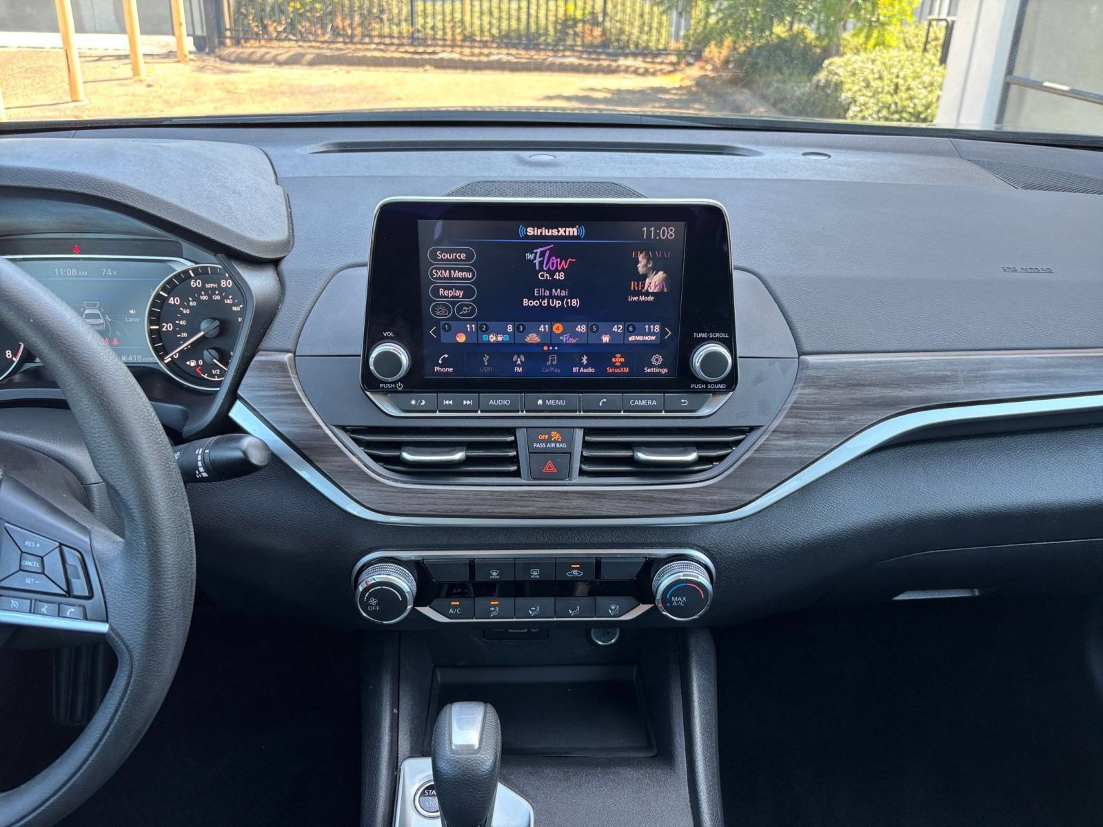 Used 2025 Nissan Altima 2.5 SV FWD image 16