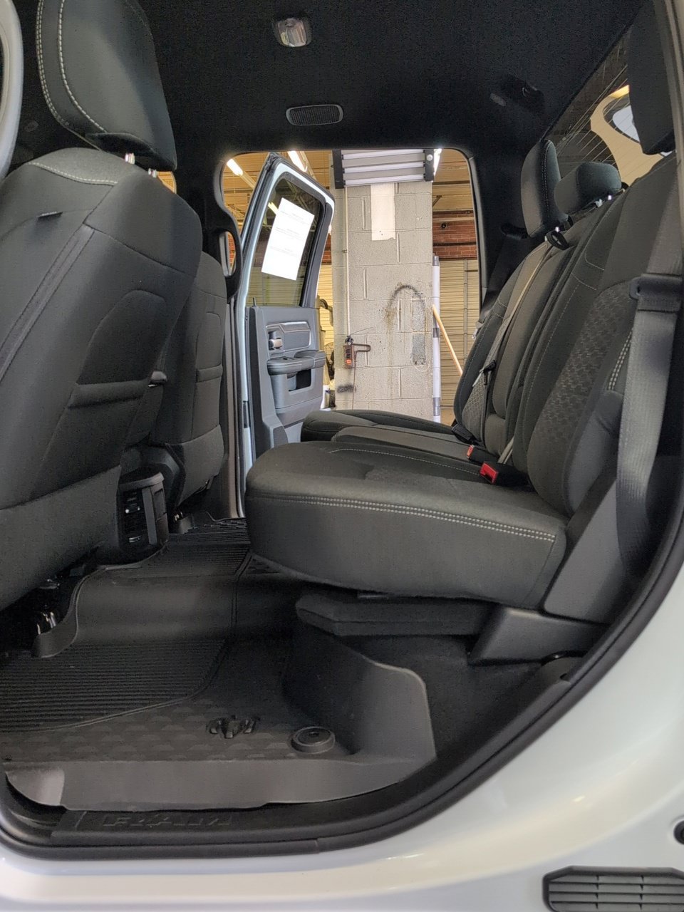 New 2027 RAM 3500 Big Horn AWD/4WD image 27