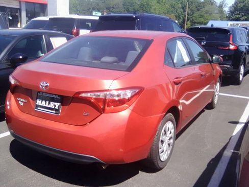 Used 2019 Toyota Corolla LE FWD image 2
