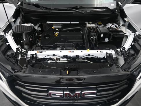 Used 2024 GMC Terrain SLE w/ Driver Convenience Package FWD image 35