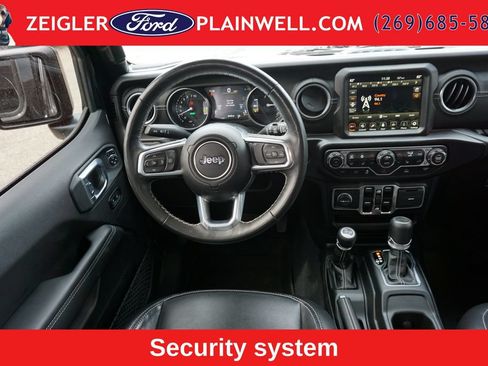 Used 2023 Jeep Wrangler Unlimited Sahara w/ Cold Weather Group AWD/4WD image 12