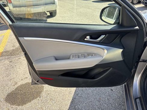 Used 2023 Genesis G70 2.0T image 20