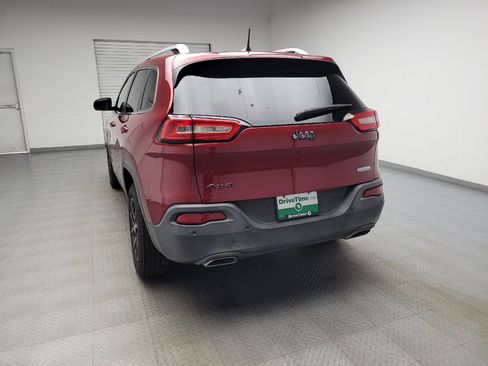Used 2016 Jeep Cherokee Latitude w/ Safety/Convenience Group AWD/4WD image 6