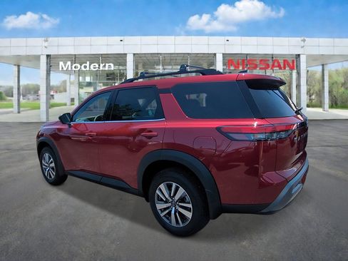 New 2026 Nissan Pathfinder SL FWD image 3