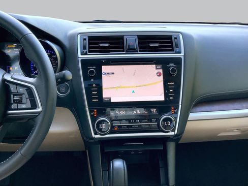 Used 2018 Subaru Outback 2.5i Limited AWD/4WD image 7