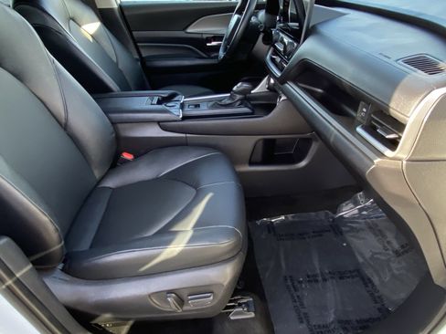 Certified 2025 Toyota Grand Highlander AWD image 10