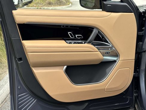 New 2026 Land Rover Range Rover Long Wheelbase SE AWD/4WD image 19