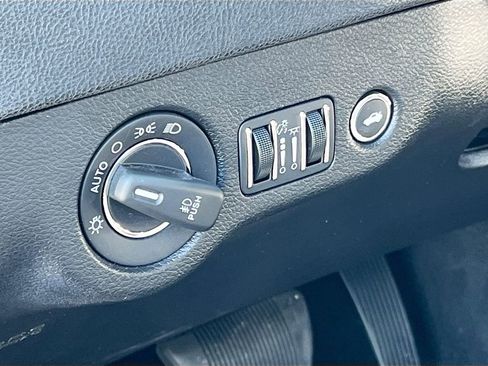 Certified 2023 Chrysler 300 Touring L w/ Comfort Group image 10