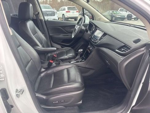 Used 2019 Buick Encore Essence AWD/4WD image 35