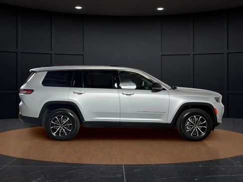 Used 2024 Jeep Grand Cherokee L Limited w/ Luxury Tech Group II AWD/4WD image 6