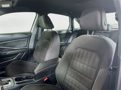 Used 2019 Volkswagen Jetta GLI image 8