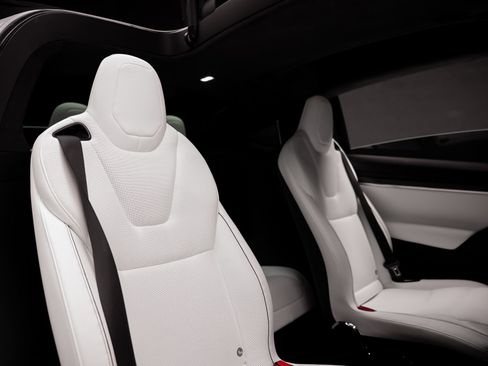 Used 2023 Tesla Model X Plaid image 59