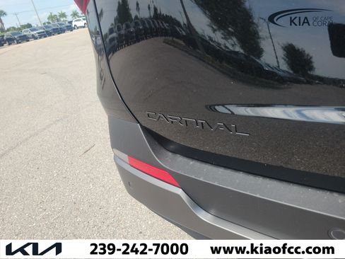 New 2026 Kia Carnival SX FWD image 9