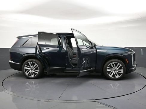 Used 2026 Cadillac Vistiq Luxury AWD/4WD image 33