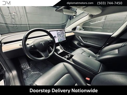 Used 2018 Tesla Model 3 Long Range RWD image 16